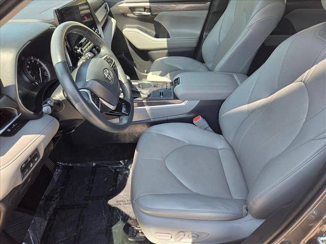 used 2022 Toyota Highlander car, priced at $38,782