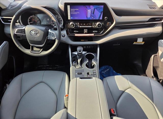 new 2025 Toyota Highlander car, priced at $47,107