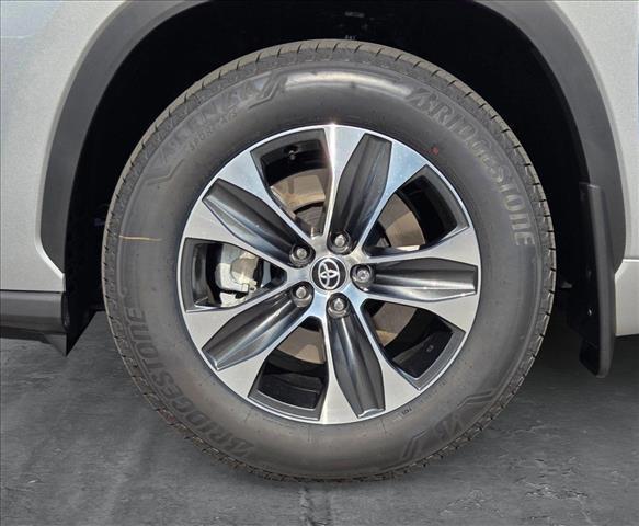 new 2025 Toyota Highlander car, priced at $47,107