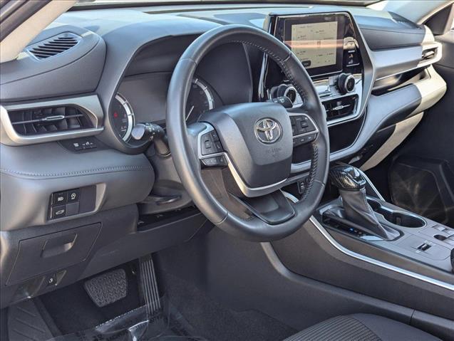 used 2023 Toyota Highlander car, priced at $31,949