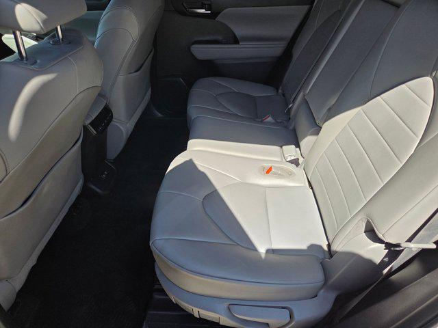 used 2021 Toyota Highlander car, priced at $32,991