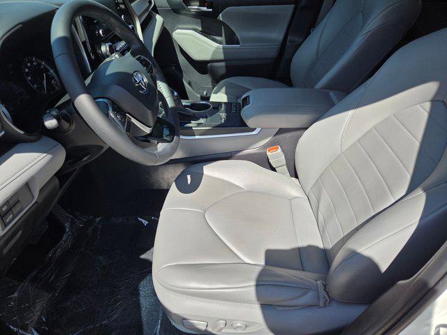 used 2021 Toyota Highlander car, priced at $32,991
