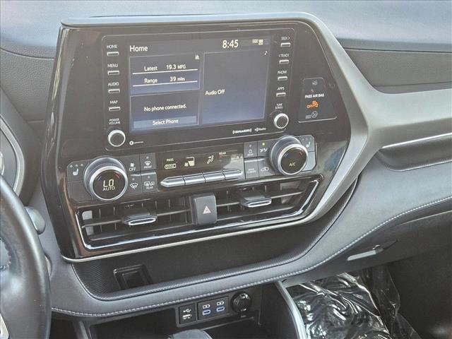 used 2022 Toyota Highlander car, priced at $32,249