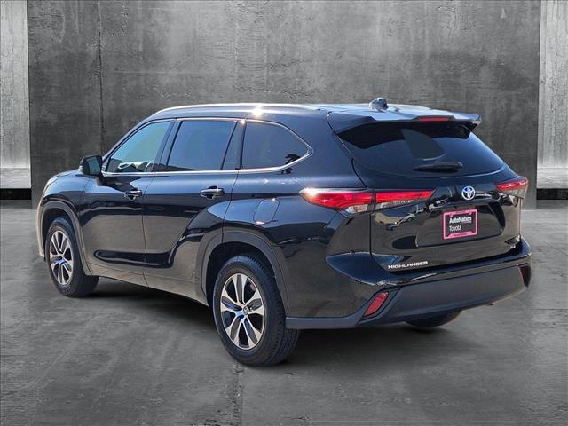 used 2022 Toyota Highlander car, priced at $32,249
