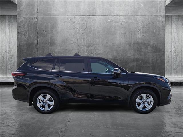 used 2024 Toyota Highlander car, priced at $40,992