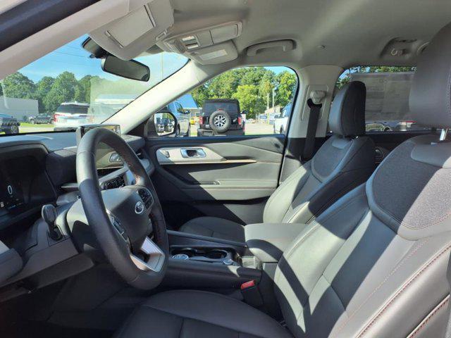 new 2025 Ford Explorer car, priced at $47,077