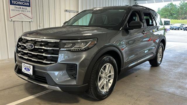 new 2025 Ford Explorer car, priced at $40,125