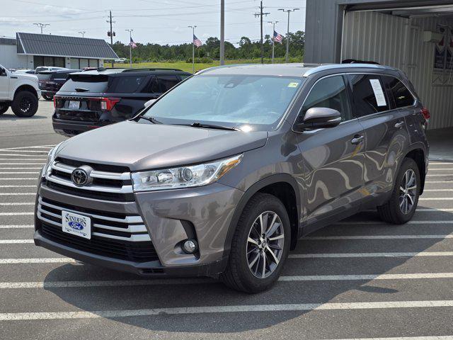 used 2019 Toyota Highlander car, priced at $23,549