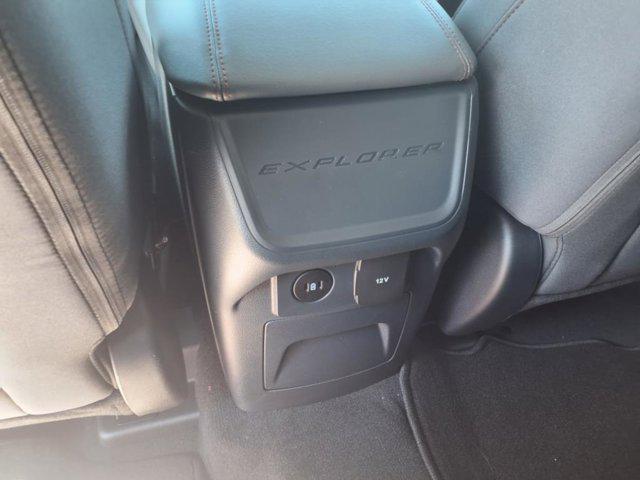 new 2025 Ford Explorer car, priced at $40,257