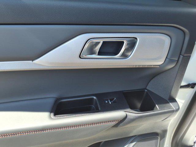 new 2025 Ford Explorer car, priced at $40,257