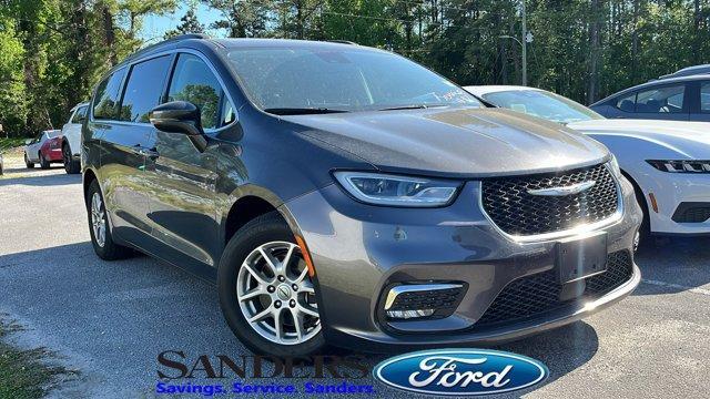 used 2022 Chrysler Pacifica car, priced at $27,700
