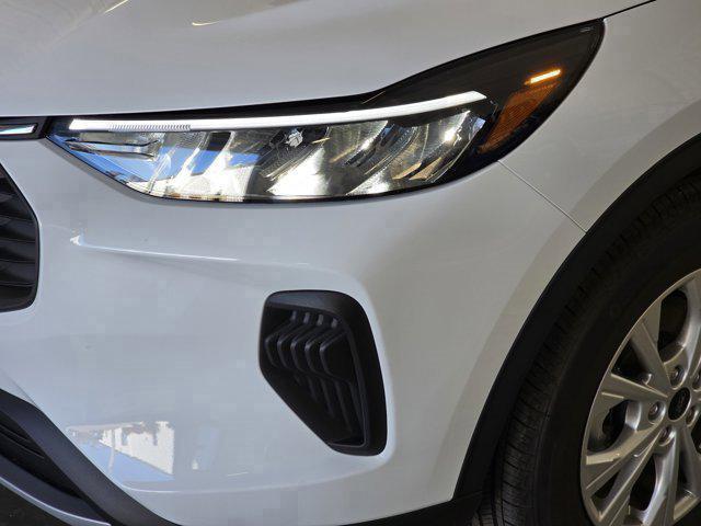 new 2025 Ford Escape car, priced at $28,068