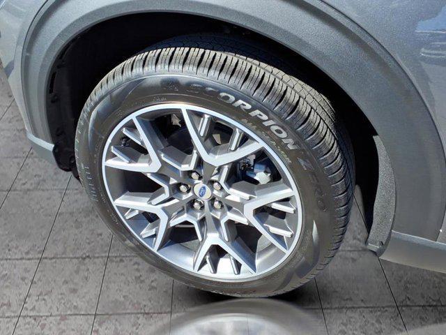 new 2025 Ford Explorer car, priced at $58,936