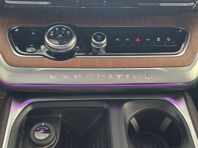 new 2025 Ford Expedition car, priced at $86,645