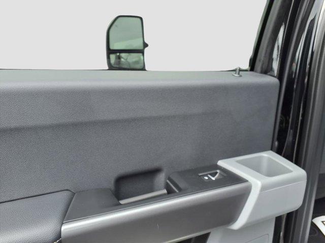 new 2025 Ford F-250 car, priced at $66,400