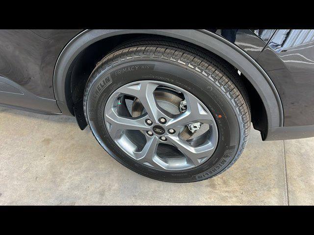 new 2025 Ford Escape car, priced at $30,318