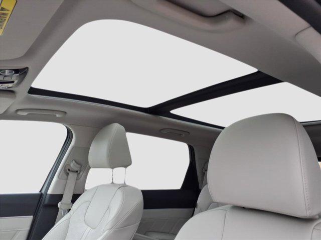 used 2024 Kia Sorento car, priced at $35,986