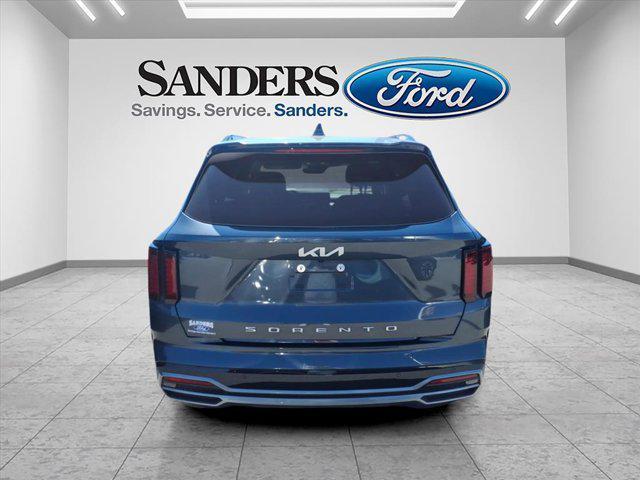 used 2022 Kia Sorento car, priced at $28,597