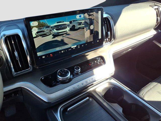 new 2025 Ford Expedition car, priced at $77,478