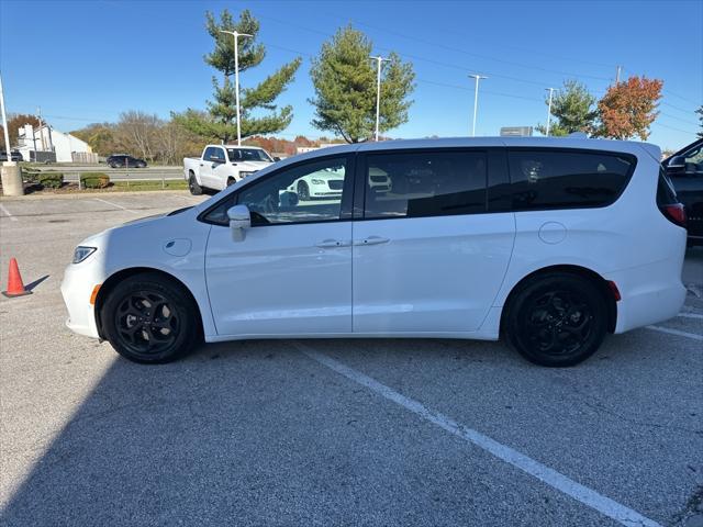 used 2022 Chrysler Pacifica Hybrid car, priced at $21,000