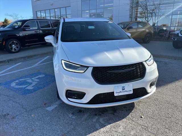 used 2022 Chrysler Pacifica Hybrid car, priced at $21,000