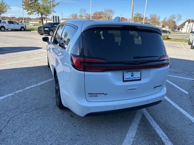 used 2022 Chrysler Pacifica Hybrid car, priced at $21,000