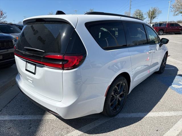 new 2024 Chrysler Pacifica car, priced at $42,795