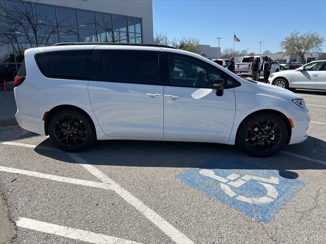 new 2024 Chrysler Pacifica car, priced at $42,795