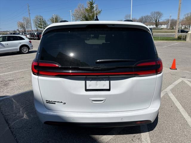 new 2024 Chrysler Pacifica car, priced at $42,795