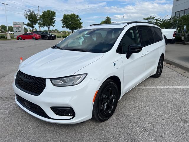 new 2024 Chrysler Pacifica Hybrid car, priced at $55,000