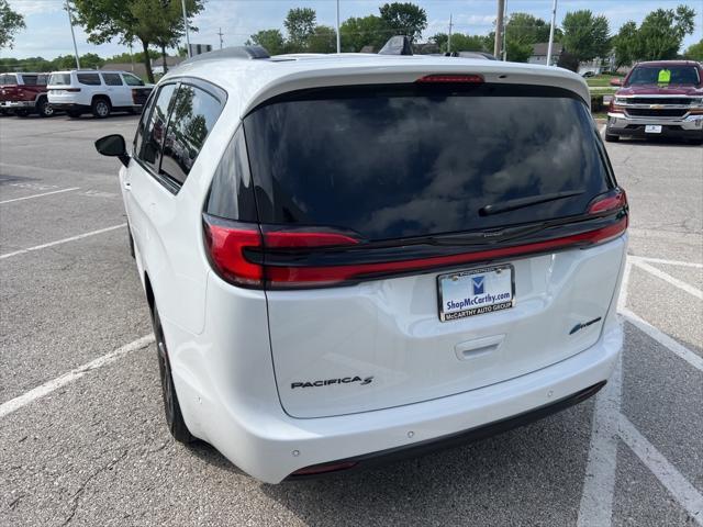 new 2024 Chrysler Pacifica Hybrid car, priced at $55,000