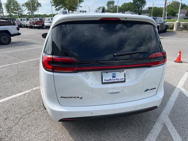 new 2024 Chrysler Pacifica Hybrid car, priced at $55,000