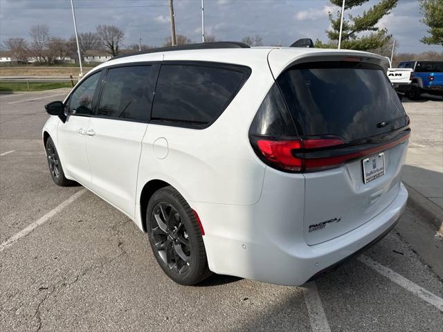 new 2024 Chrysler Pacifica car, priced at $37,785