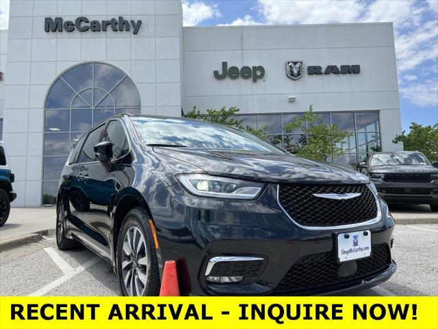 used 2022 Chrysler Pacifica Hybrid car, priced at $20,990
