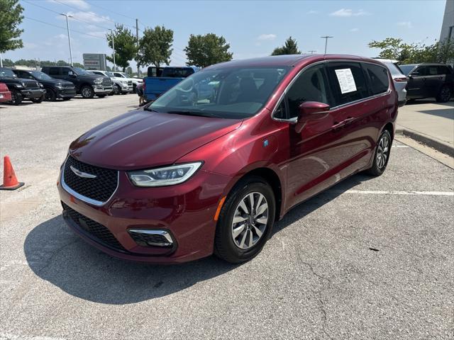 used 2022 Chrysler Pacifica Hybrid car, priced at $20,500