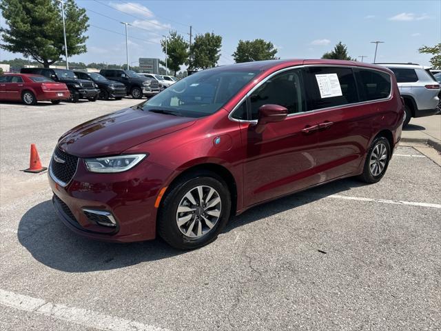 used 2022 Chrysler Pacifica Hybrid car, priced at $20,500