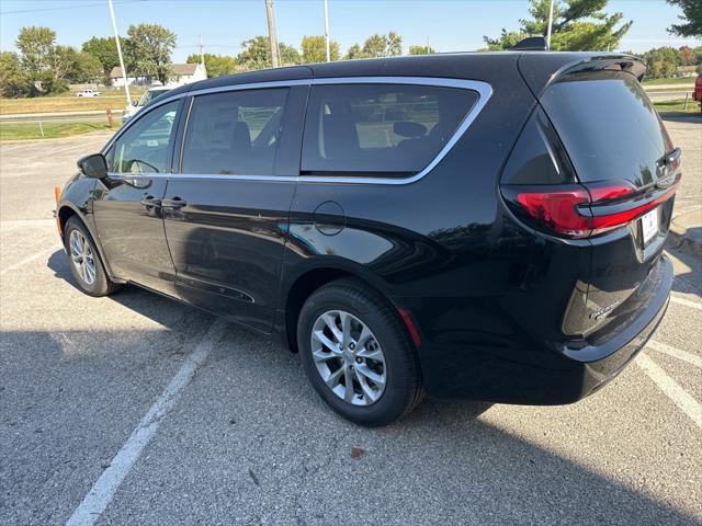 new 2024 Chrysler Pacifica car, priced at $41,690