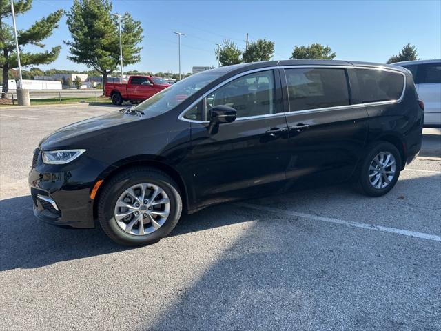 new 2024 Chrysler Pacifica car, priced at $41,690