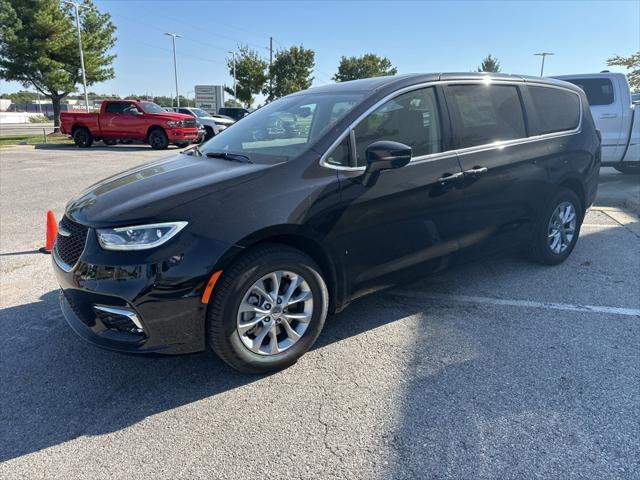 new 2024 Chrysler Pacifica car, priced at $41,690