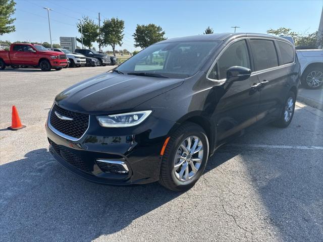 new 2024 Chrysler Pacifica car, priced at $41,690