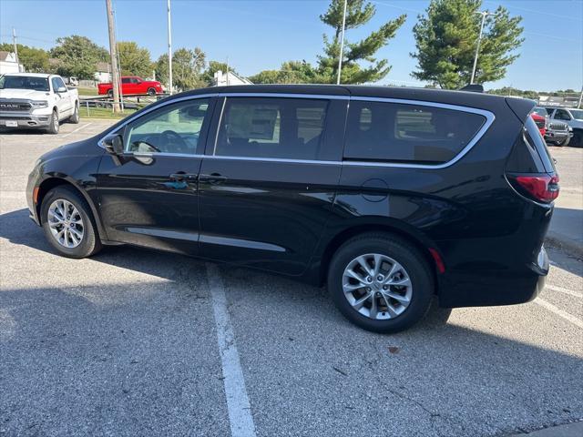 new 2024 Chrysler Pacifica car, priced at $41,690