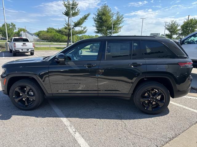 new 2024 Jeep Grand Cherokee car, priced at $52,000