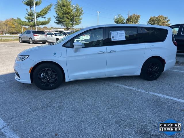 used 2022 Chrysler Pacifica Hybrid car, priced at $21,000