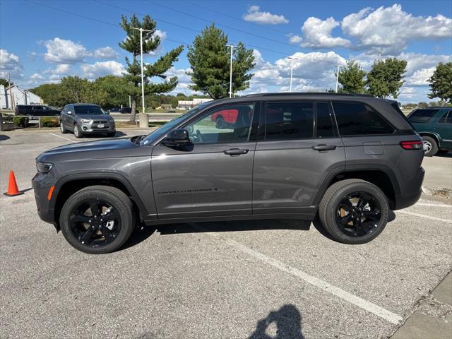 new 2024 Jeep Grand Cherokee car, priced at $43,675