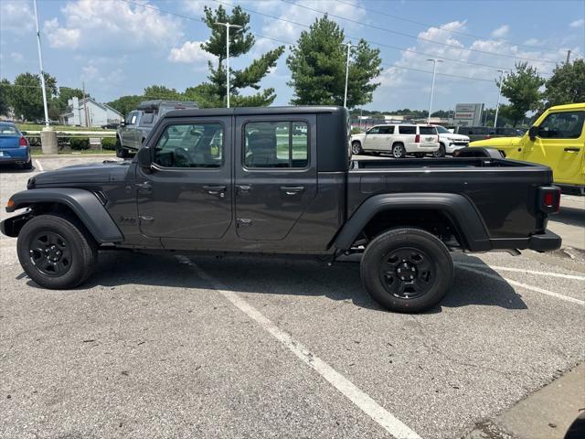 new 2024 Jeep Gladiator car, priced at $39,025