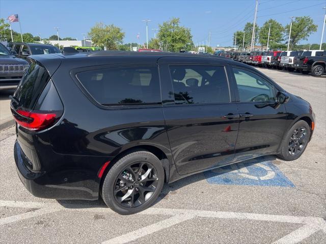 new 2024 Chrysler Pacifica car, priced at $51,705