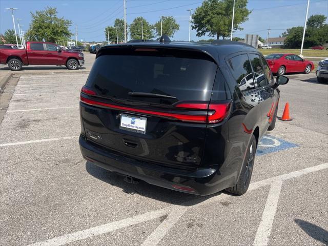 new 2024 Chrysler Pacifica car, priced at $51,705