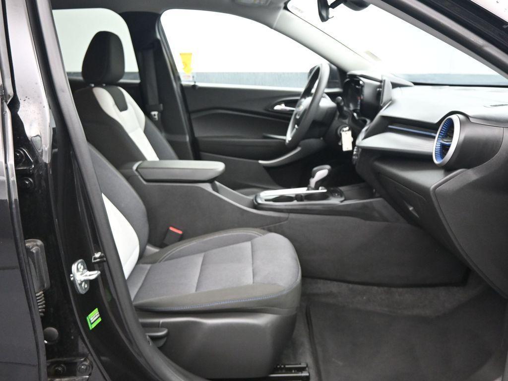 used 2025 Chevrolet Trax car, priced at $20,991