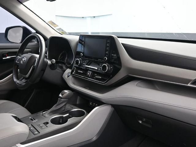 used 2022 Toyota Highlander car, priced at $34,991