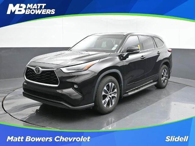 used 2022 Toyota Highlander car, priced at $34,991